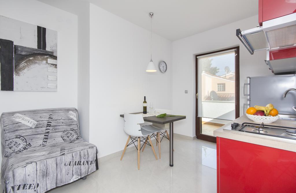 Alison Apartments Premantura Extérieur photo
