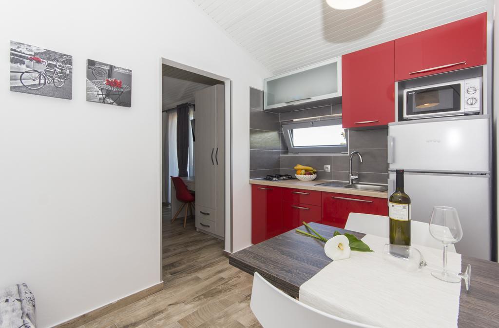 Alison Apartments Premantura Extérieur photo