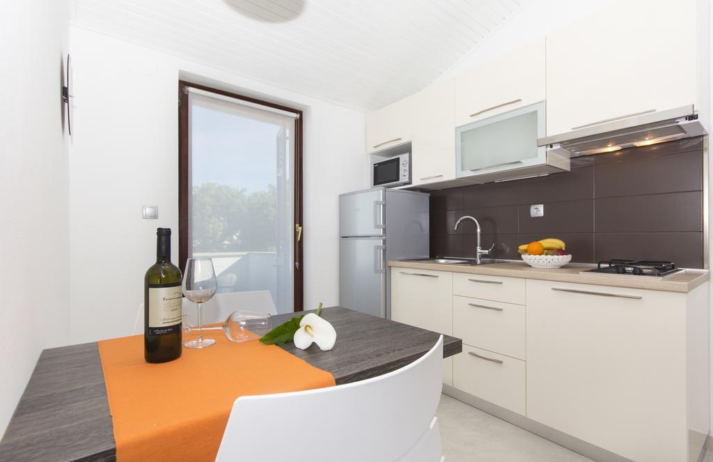 Alison Apartments Premantura Extérieur photo
