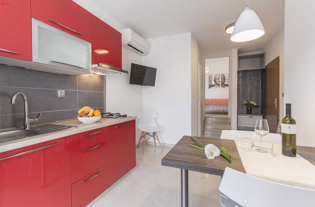 Alison Apartments Premantura Extérieur photo