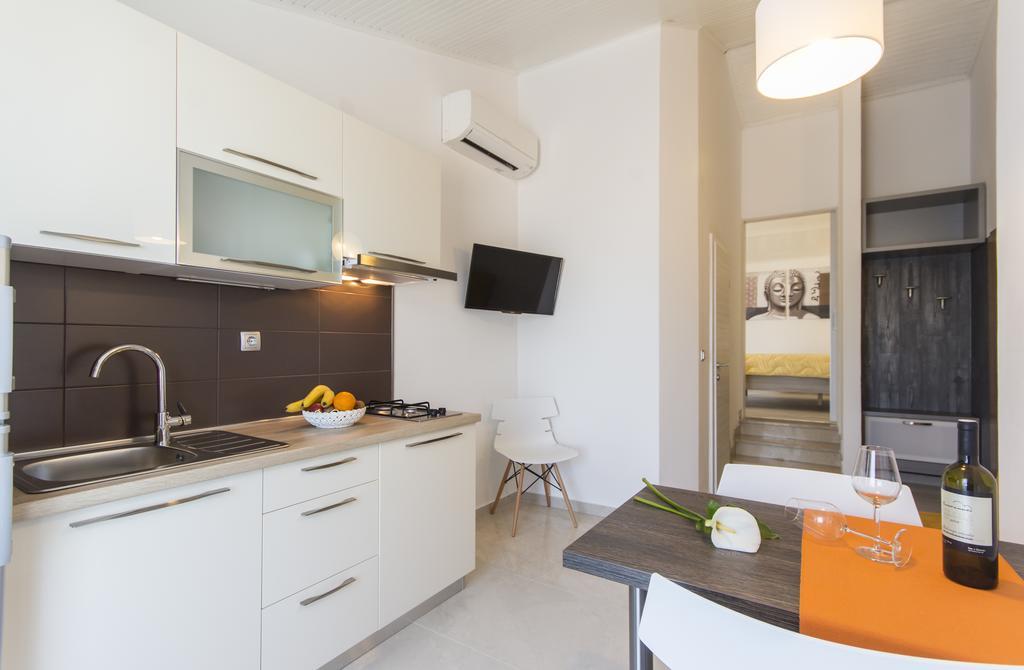 Alison Apartments Premantura Extérieur photo