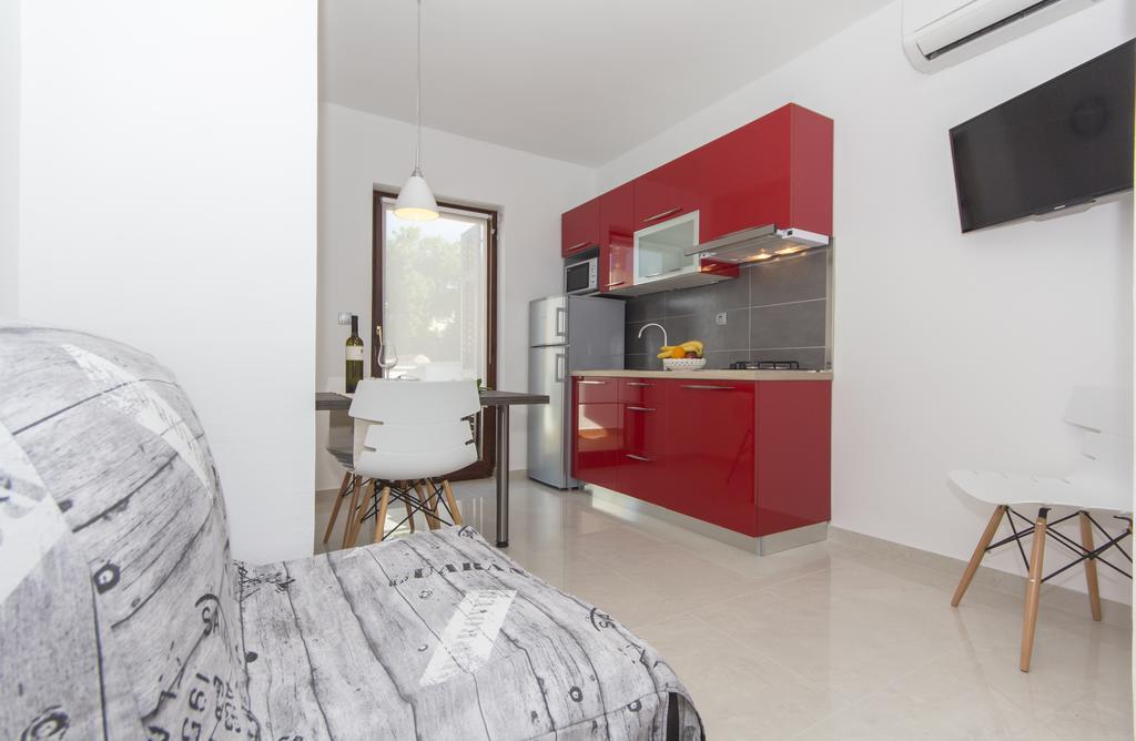 Alison Apartments Premantura Extérieur photo