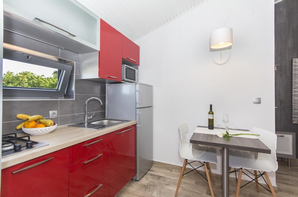 Alison Apartments Premantura Extérieur photo