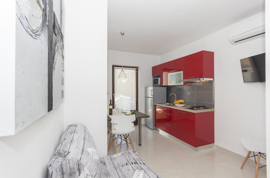 Alison Apartments Premantura Extérieur photo